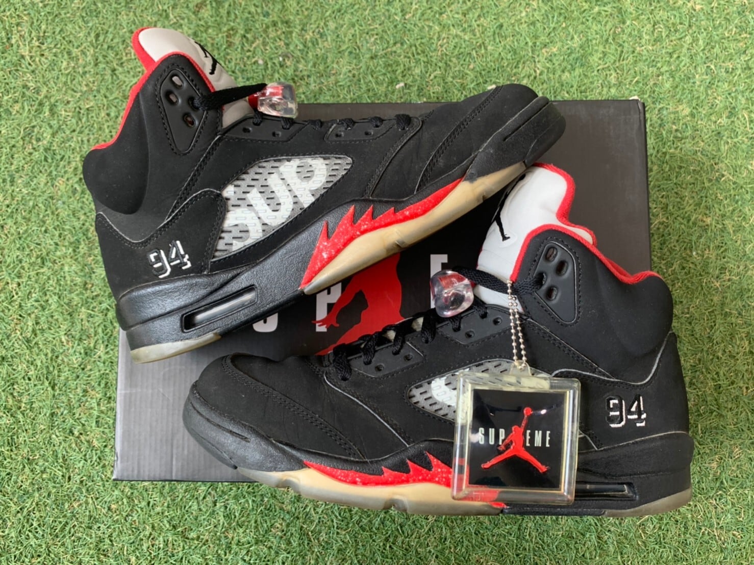 Supreme × NIKE AIR JORDAN 5 RETRO BLACK 824371-001 27cm 135481 