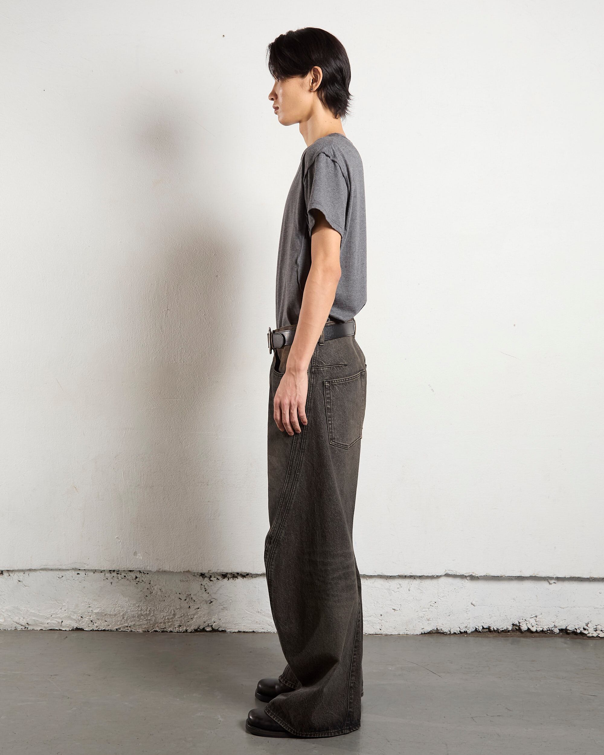 NVRFRGT | 3D TWISTED WIDE LEG JEANS | MUD FADED BLACK | HOWDAY