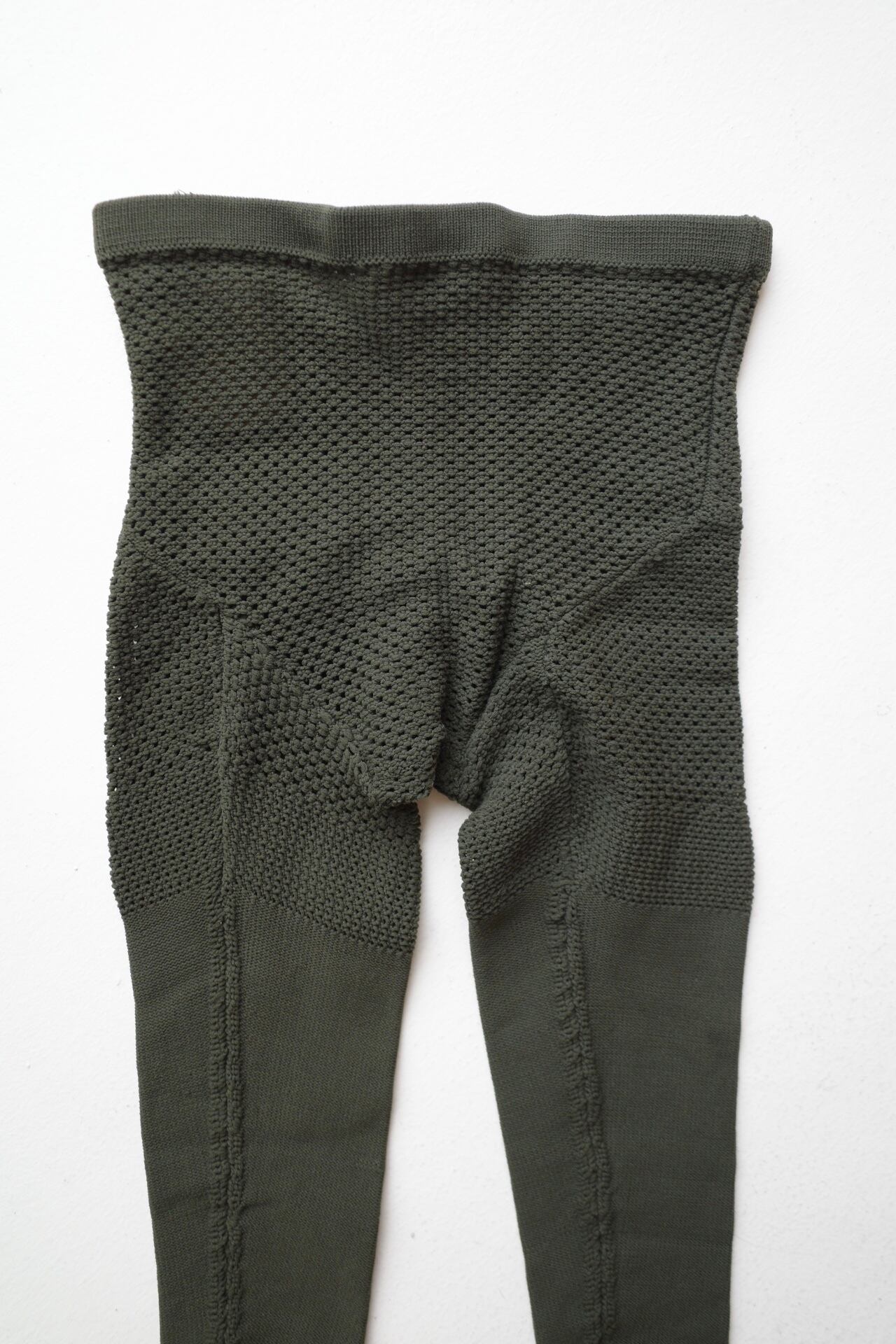 Isa Boulder 】GRADIENT TIGHTS | theour