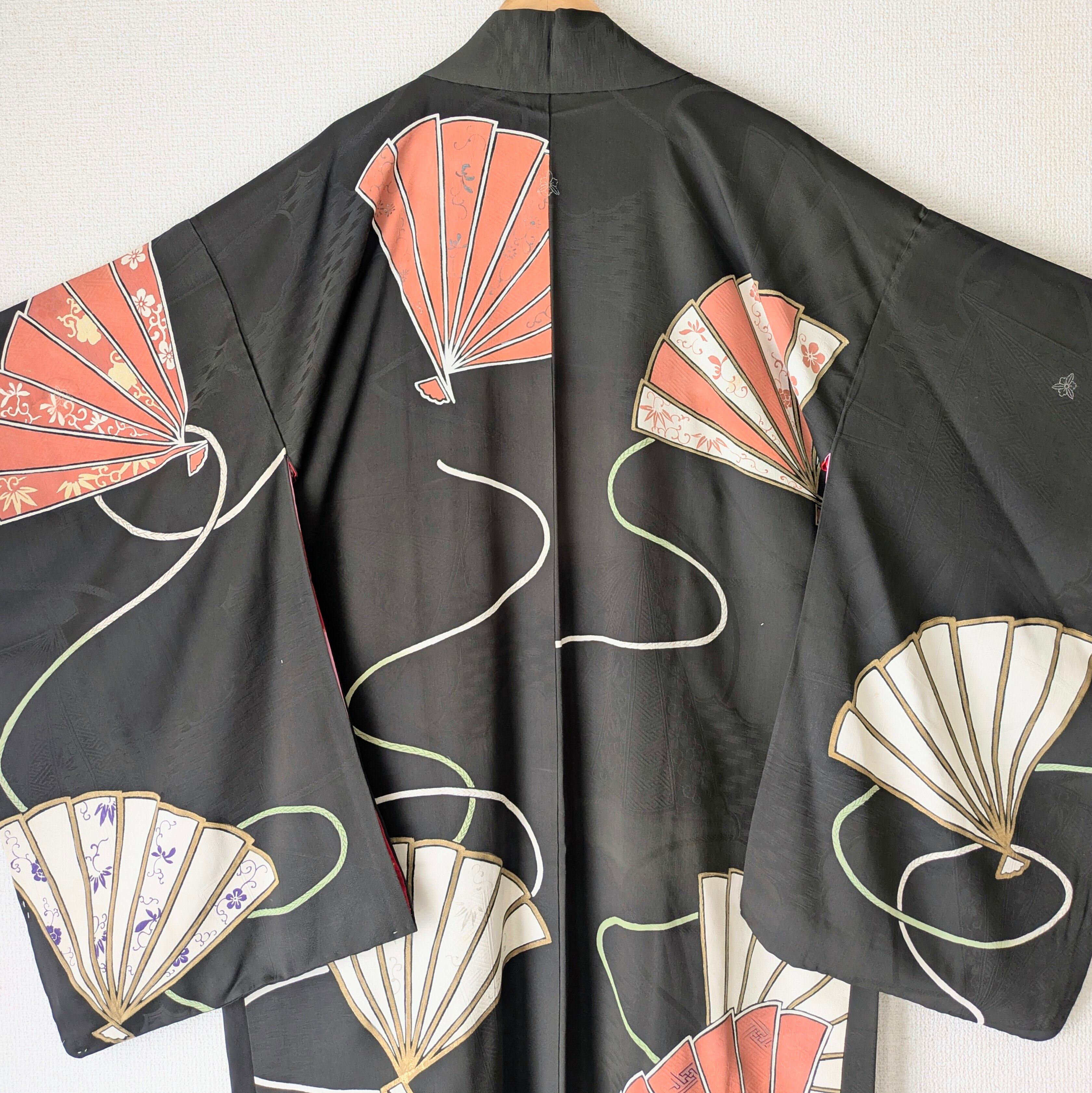 AntiqueHAORI 【美品】黒 羽織 扇×手毬文様 刺繍 波地紋 正絹 和柄 上品