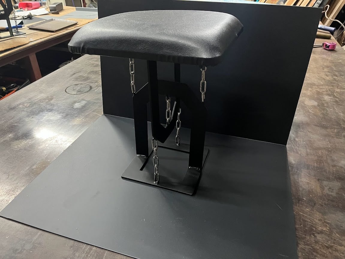 浮いてる不思議な椅子 | ASTRO GEAR