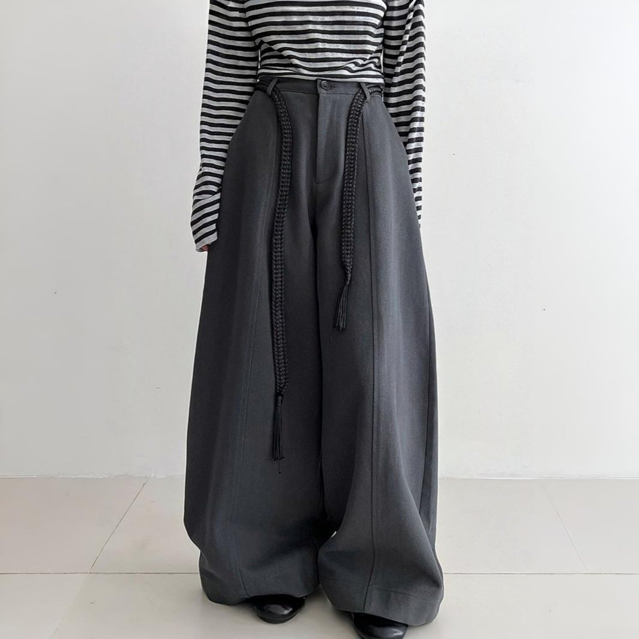 ブレードベルトルーズフィットワイドパンツ A01964