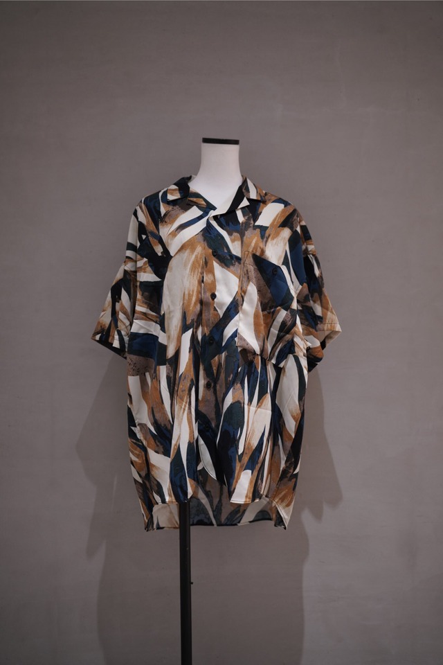 INTERPLAY Open Collar S/S Over Size Shirt  "leaf"
