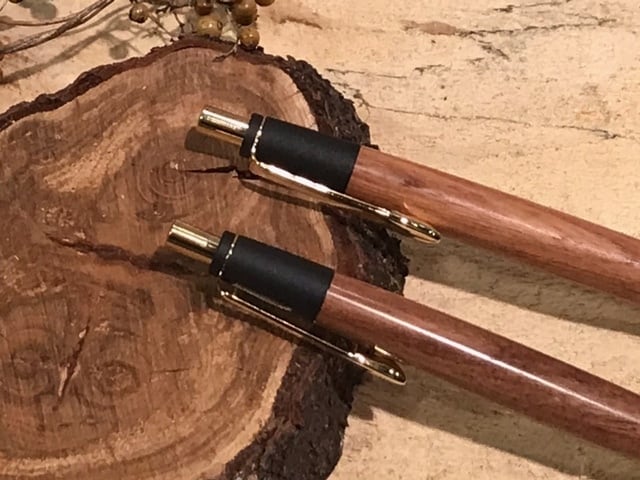 ＊3月販売「匠」筆記具シリーズ　木軸ペン  　 ローズ