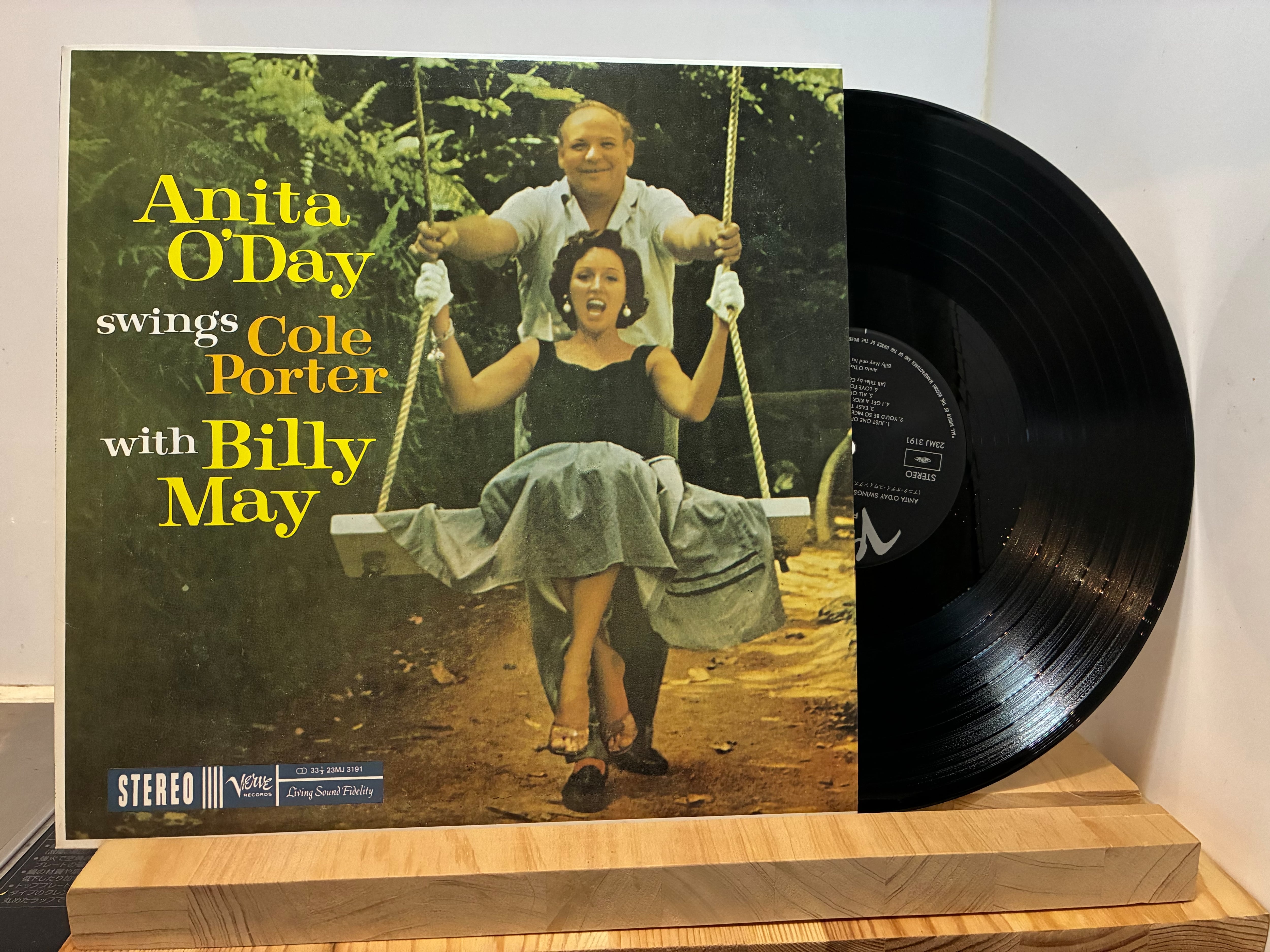 河合奈保子 / あるばむ | sixteen records (シックスティーンレコード)