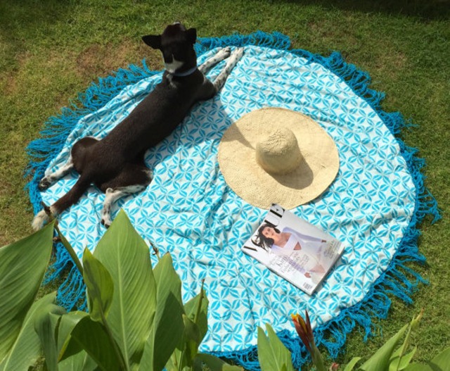 Round Beach Towel with Blue Crochet Tassel