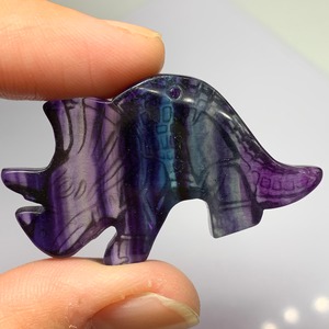 3.恐竜・トリケラトプス☆フローライトペンダントトップ