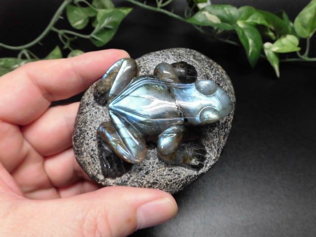 【送料無料】【高品質】ラブラドライトカエル　no.1
