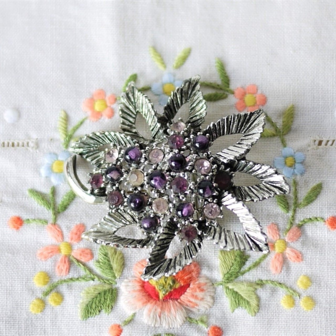 紫陽花のブローチ 昭和レトロブローチ