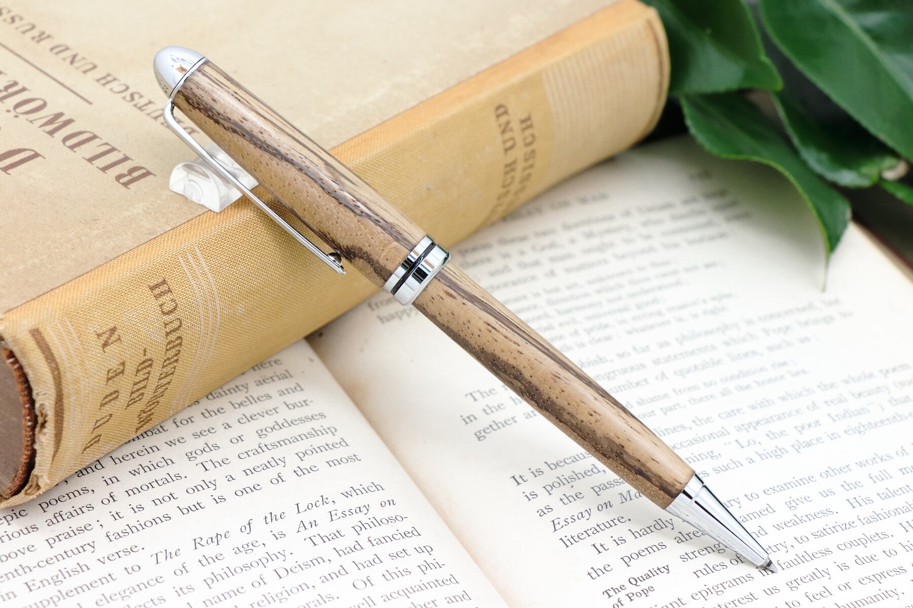 アフリカの美しい縞模様の木 ゼブラウッド Horizon 手作りボールペンviriditasジェットストリーム芯 世界に一つの手作りペン Viriditas ヴィリディタス 直販ショップ アフリカの美しい縞模様の木 ゼブラウッド Horizon 手作りボールペンviriditasジェットストリーム芯 世界に一つの手作りペン Viriditas ヴィリディタス 直販ショップ