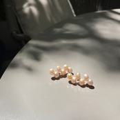 ウェイビーラインピアス