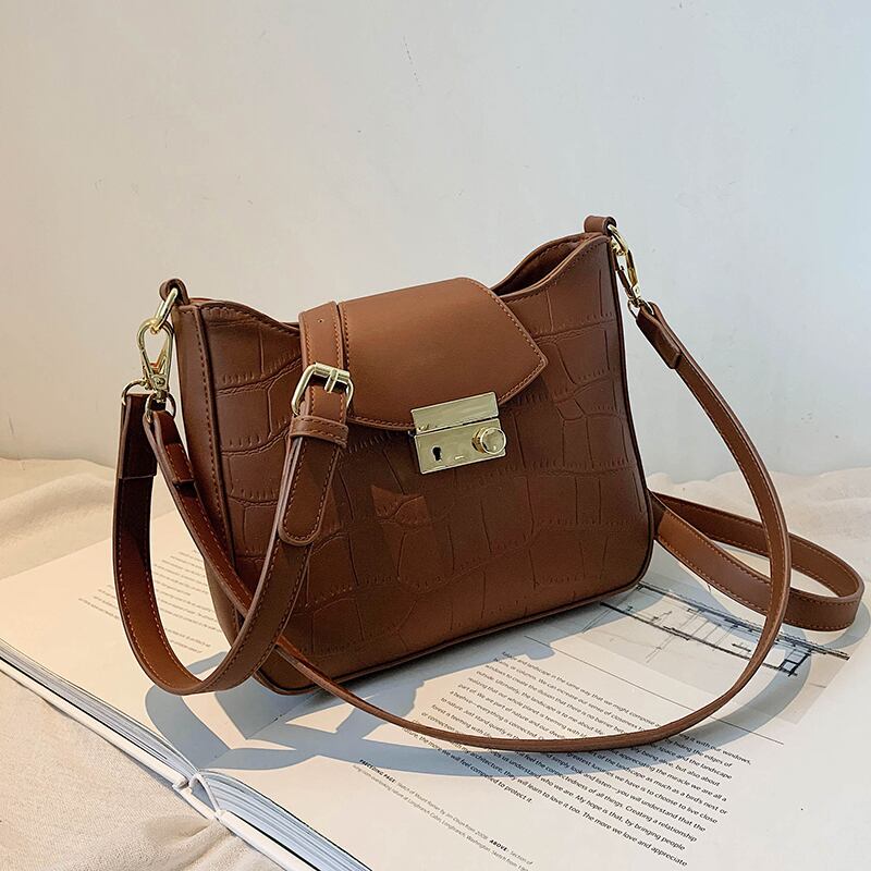 ネットレッド香港スタイルレトロスモールバッグメス2020秋冬新流行ファッションワイルドニッチデザインワンショルダーアンダーアームバッグ Tiancai_Wing_Bag49178437877