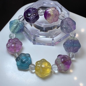 3.カラフル☆肉球フローライト・ブレスレット