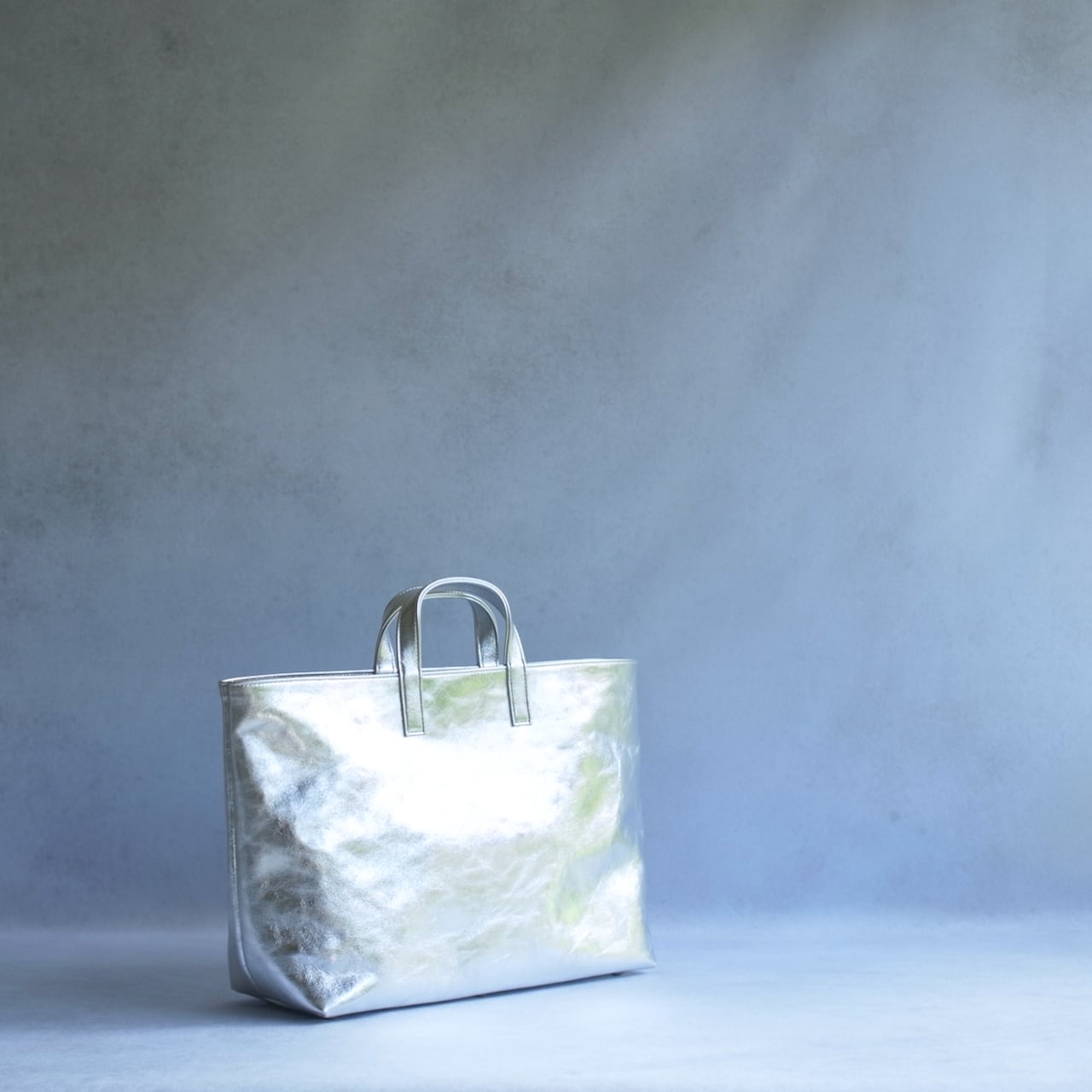 KZ TOTE BAG 02 SILVER | qan:savi