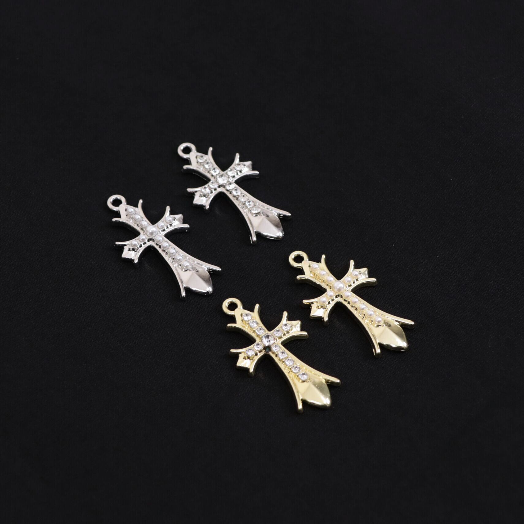 十字架 パーツ 百合の紋章 金属 ビジュー イミテーション 02000096