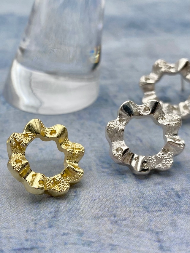 Flare pierced earrings | gold ･ silver925（コーティングオプション有）