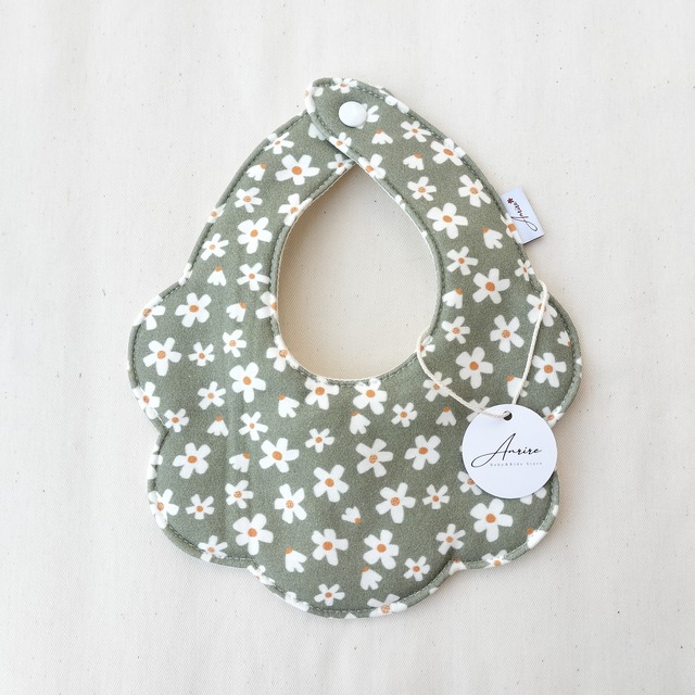 flowers bib