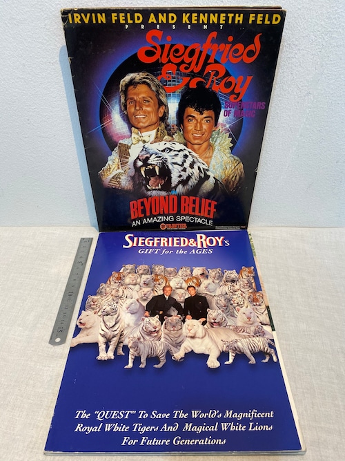 洋書　SIEGFRIED&ROY'S  2冊　ホワイトタイガー、ライオン他