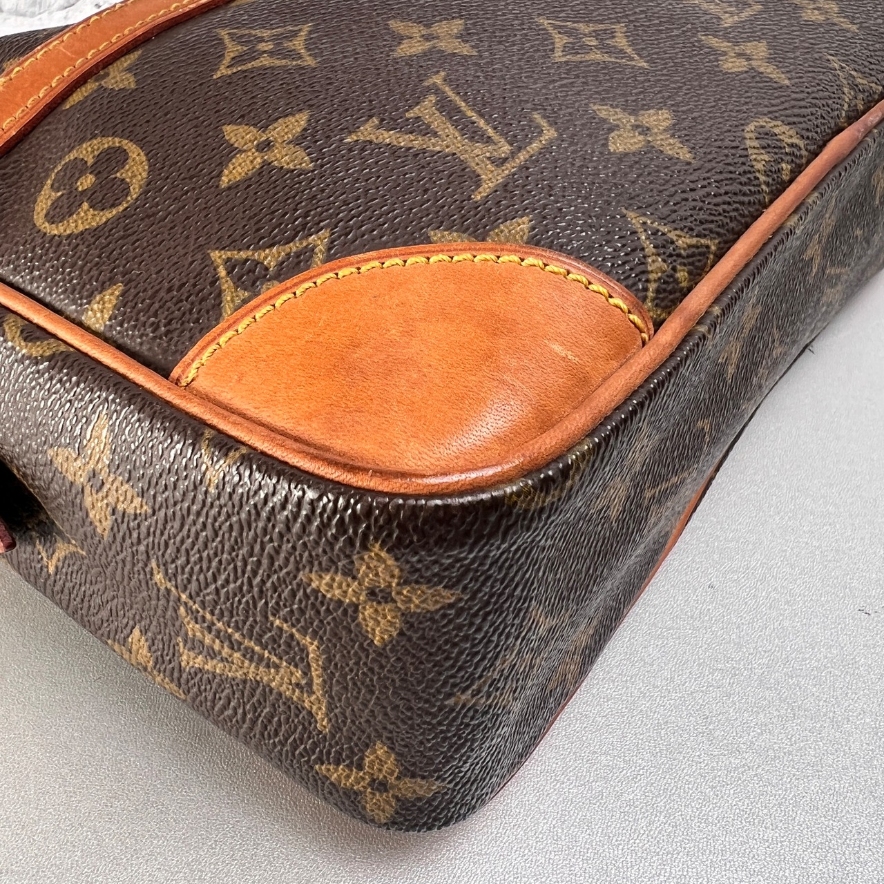 【最終処分SALE】LOUIS VUITTON ルイヴィトン モノグラム トロカデロ  レザー セカンドバッグ ブラウン A-12144