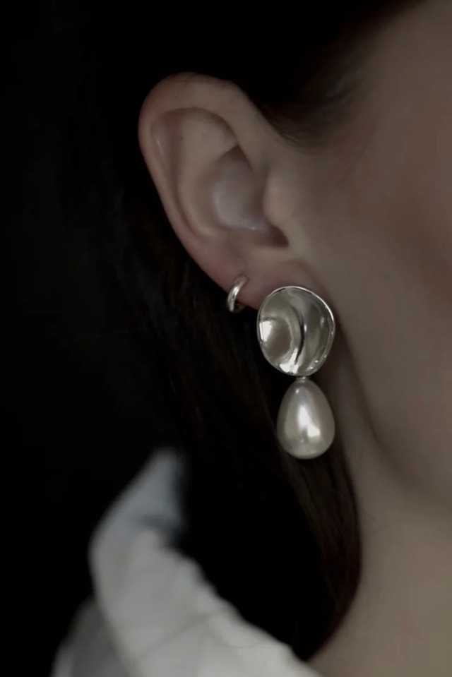 STUDIO BRIDE BY A.B.ELLIE Sculptural pearl drop ブライダルピアス