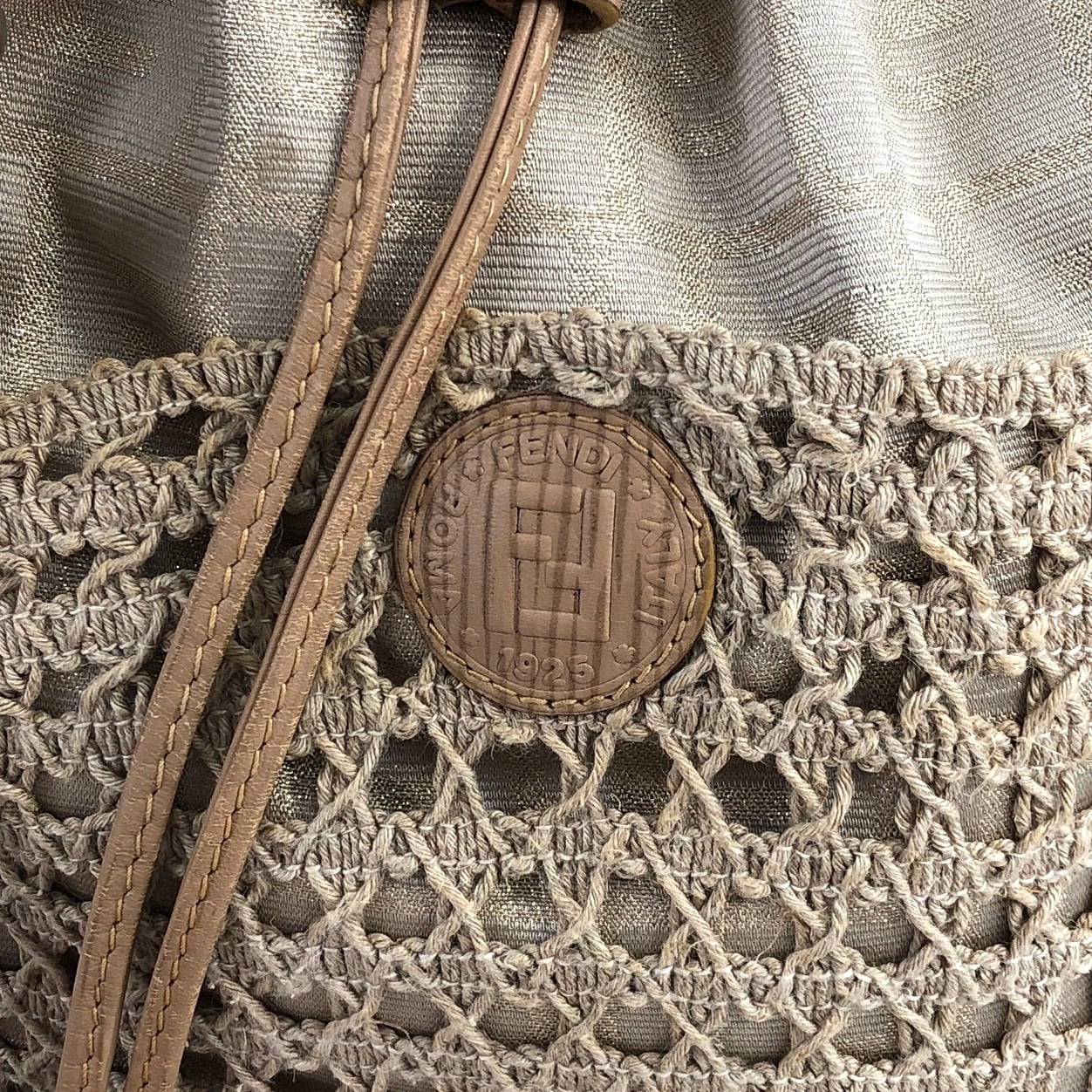 FENDI フェンディ ズッカ ショルダーバッグ ベージュ ナイロン 巾着