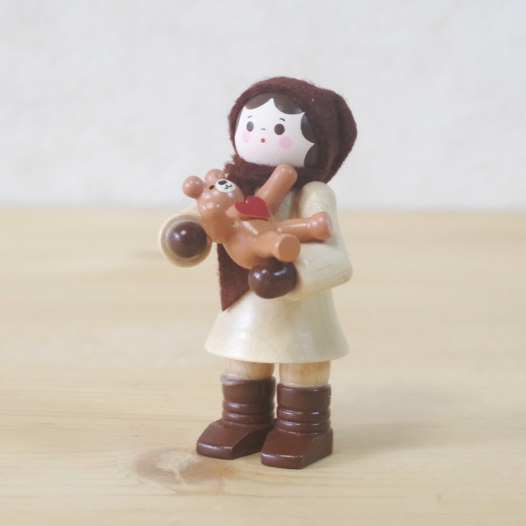 ロミーティール 女の子とテディべア