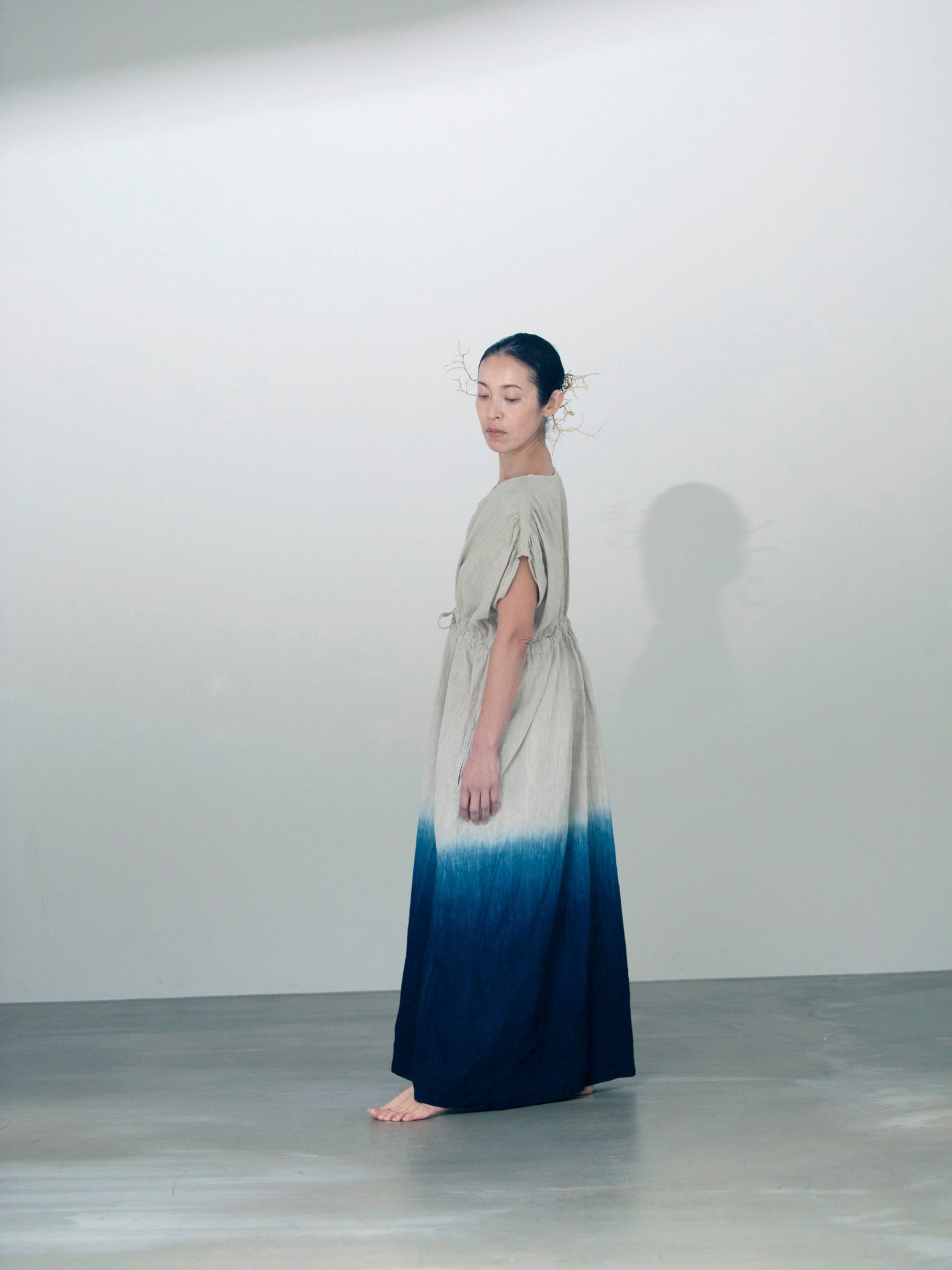 Calm 本藍染グラデーションギャザードレス | nuu