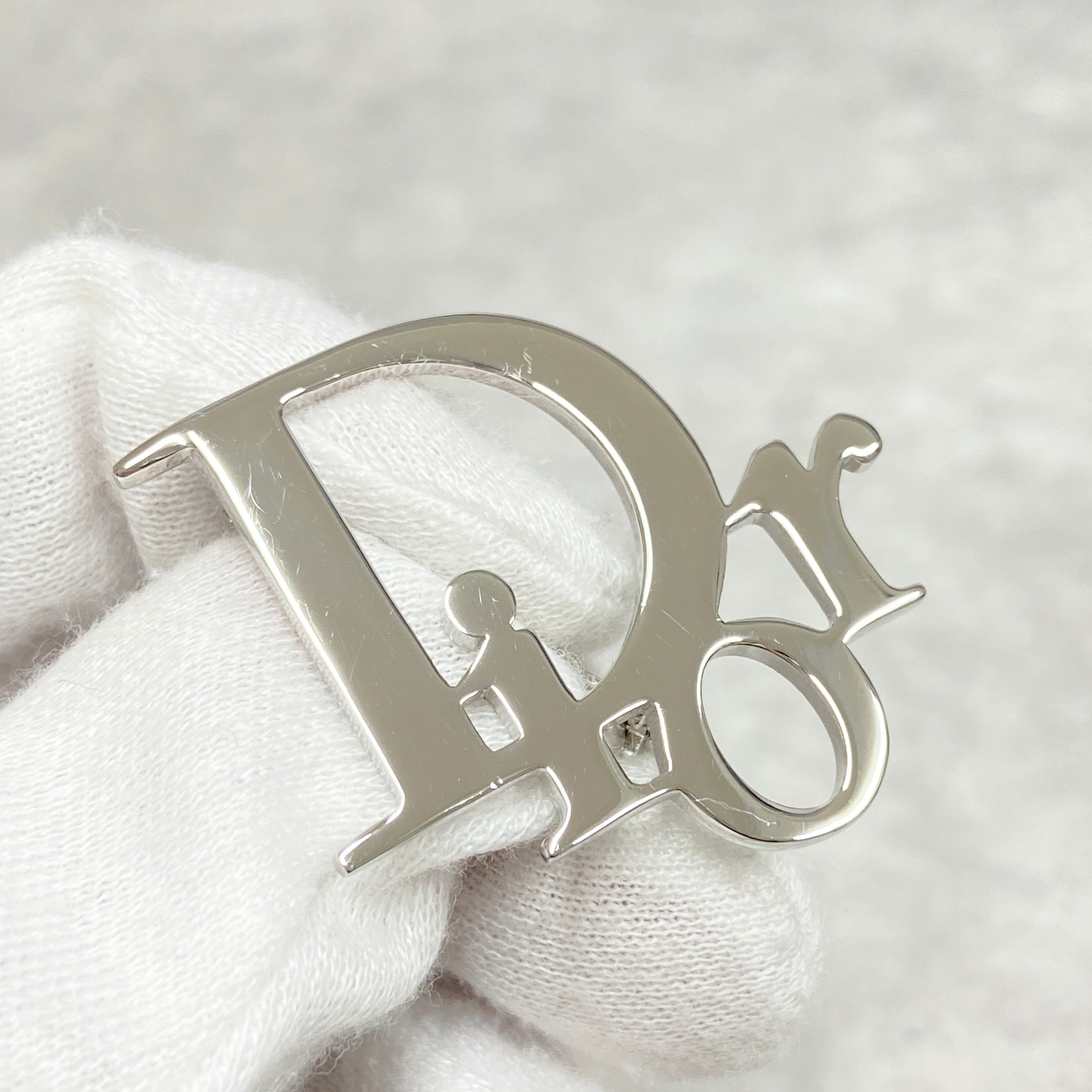Christian Dior ディオール ロゴブローチ シルバー アクセサリー