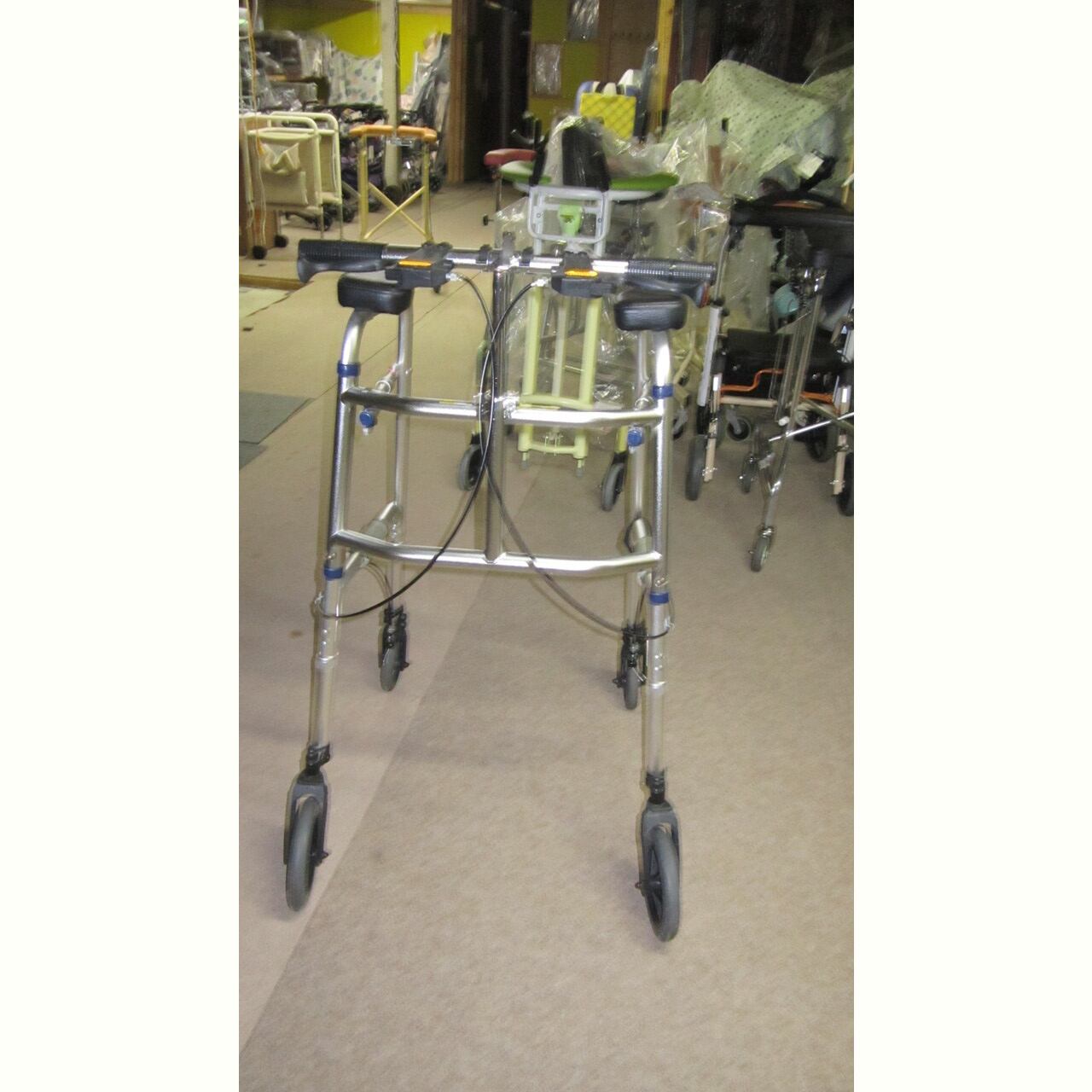 松永 SM-35 六輪歩行器 | ASUKA福祉用具リサイクル