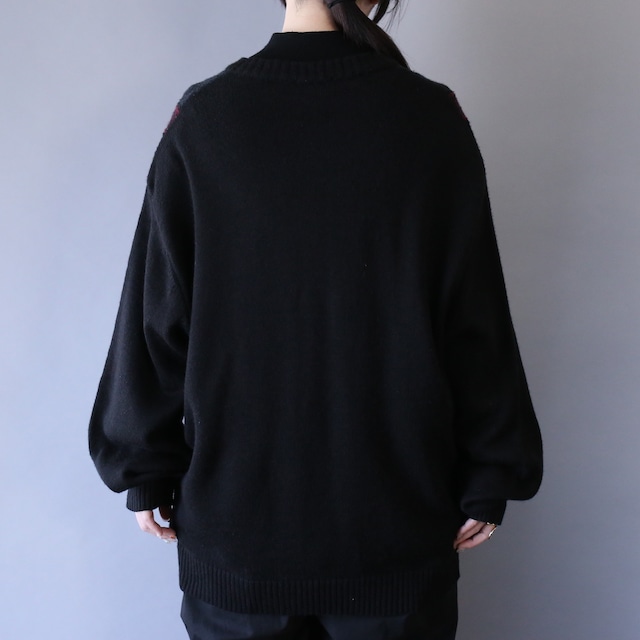 dark tone switching and fake suede patchwork design over silhouette sweater
