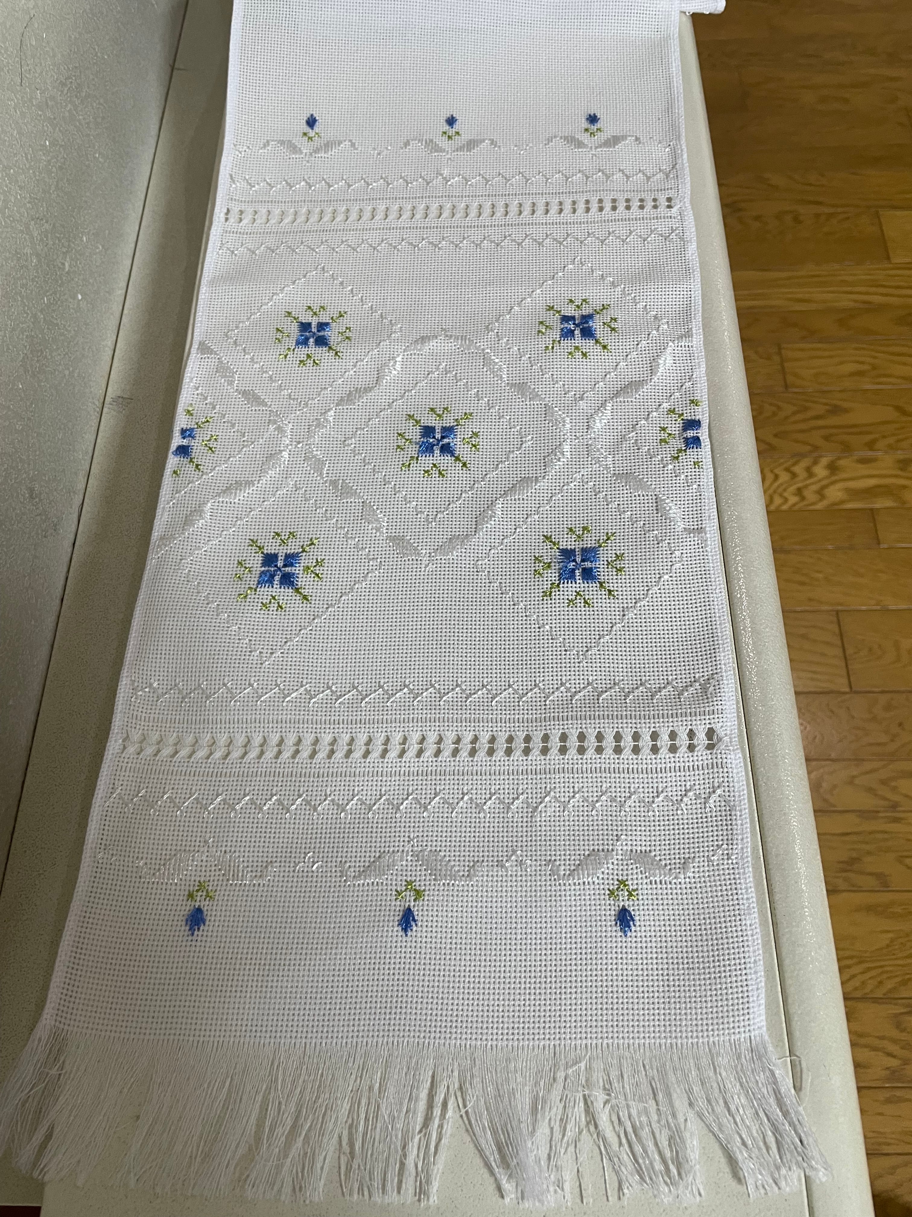 ウクライナ伝統手刺繍祭具タオル「ルシニク」 | ウクライナ刺繍と伝統