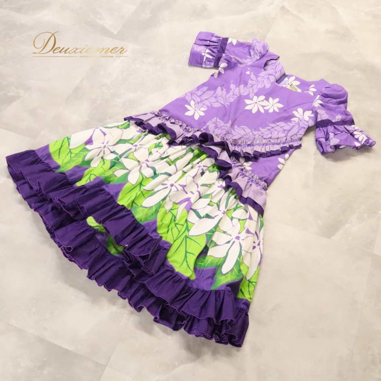 フラダンス 衣装 ALOHA STANDARDS アロハスタンダード ワンピース ドレス パープル系 日本製 ティアレ柄 花柄 植物柄 ハワイアンプリント ハワイアン アロハ フラ ダンス レッスン 練習 グリーン系 ホワイト系 紫 白 緑 黄緑 フリル 華やか 鮮やか かわいい おしゃれ 上品