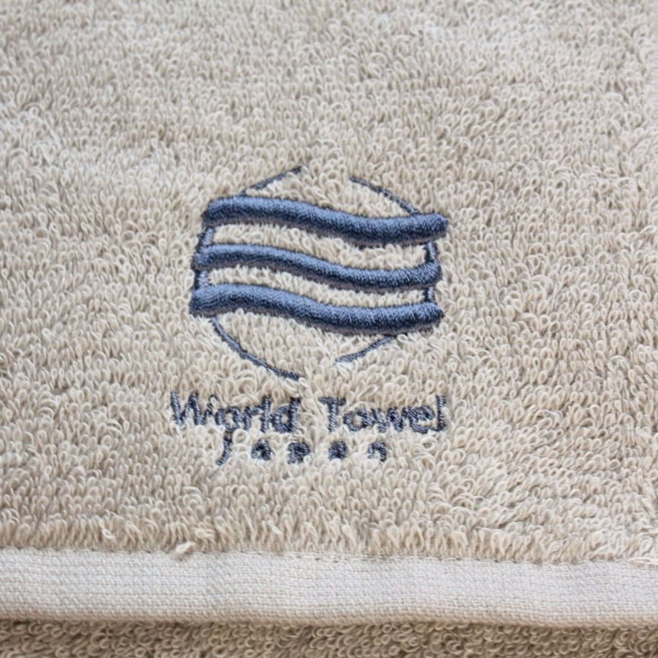 「ふわふわの今治スポーツタオル」（グレー）