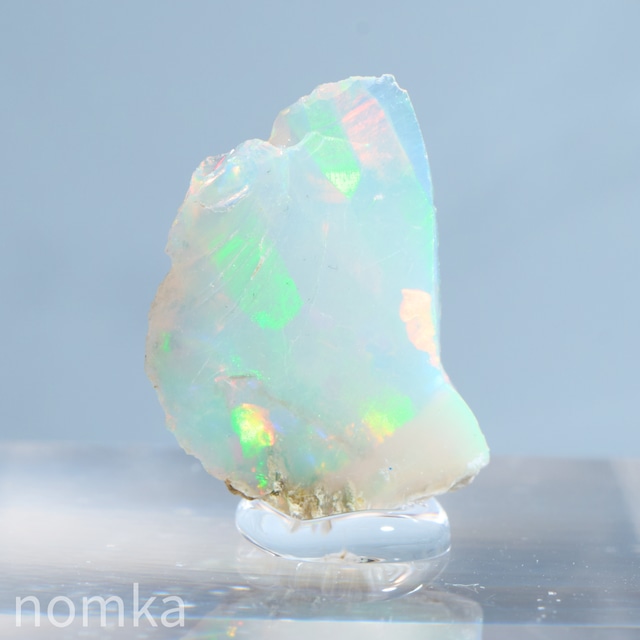 エチオピアオパール台付原石【エチオピア産 / 約0.45g / アクリルベース固定】ngem-0306