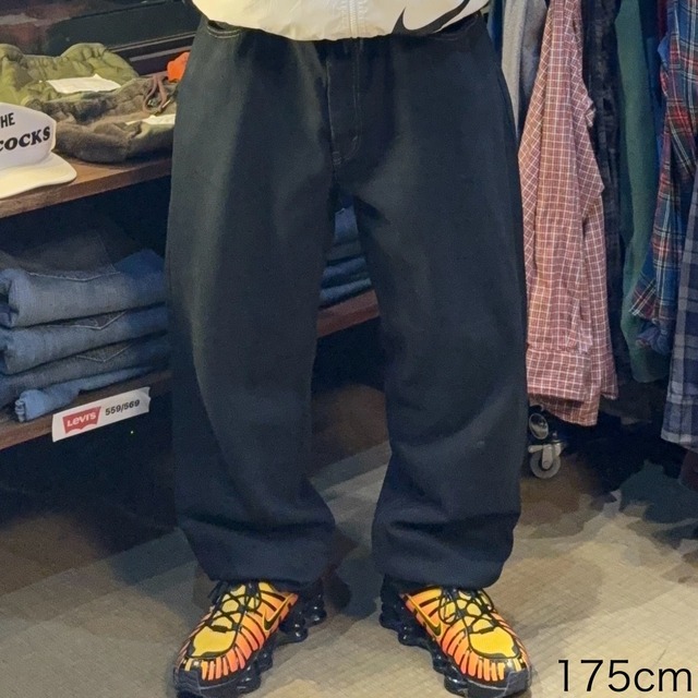 【W38×L32#裾上げ済み】Levi's550   ブラックデニムパンツ  革パッチ　後染め