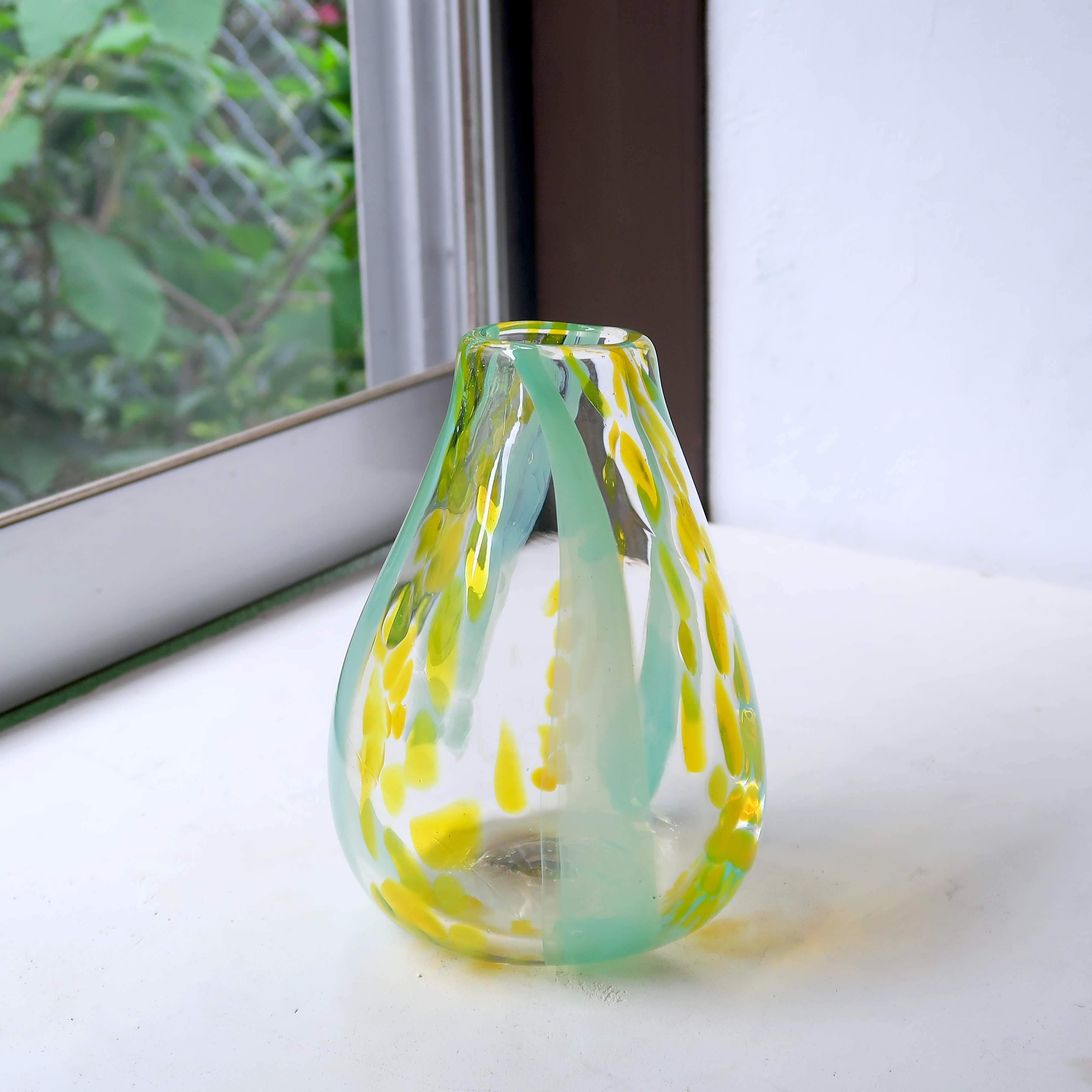 水彩画のミモザのような花瓶 | SUISUI