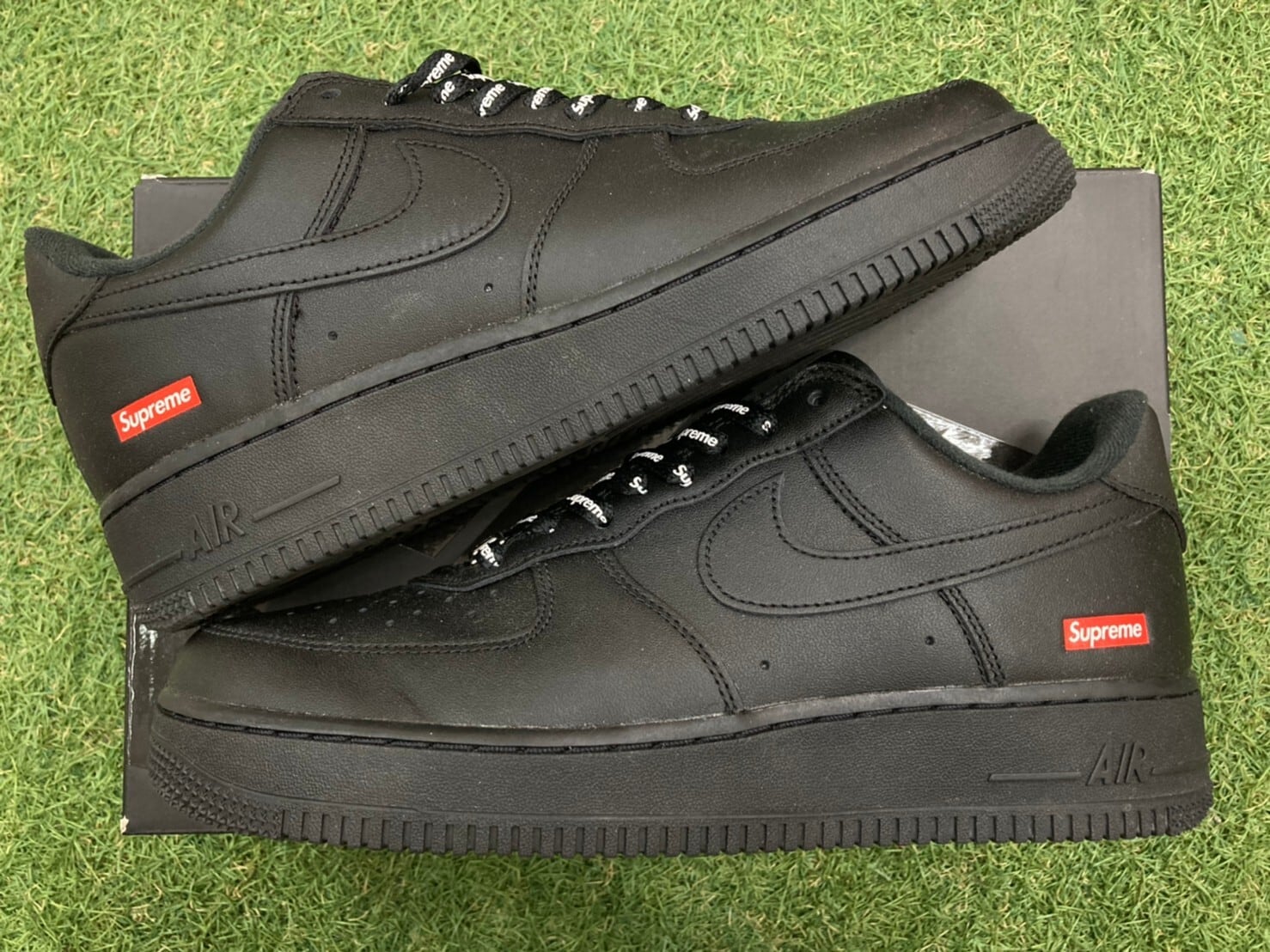 26 NIKE Supreme AIR FORCE 1 Black