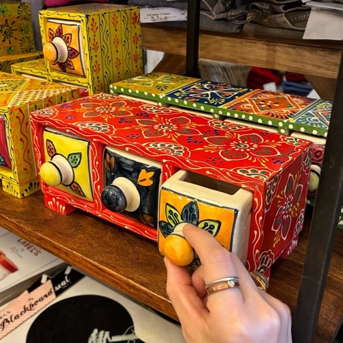 India Blue Pottery Mini 3-Drawer Unit　インド　ブルーポタリ3ドロワーチェスト　横型　レッド　引き出し　置物　玄関収納　メヘンディアート　鍵入れ　印鑑入れ　ハンドメイド