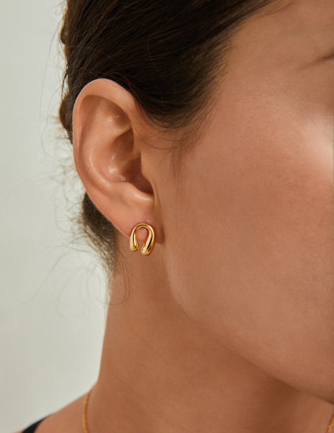 「ラッキーホースシューシリーズ」SV925シルバー ホースシューピアス 幸運を呼ぶ馬蹄モチーフ シンプルでエレガントなデザイン