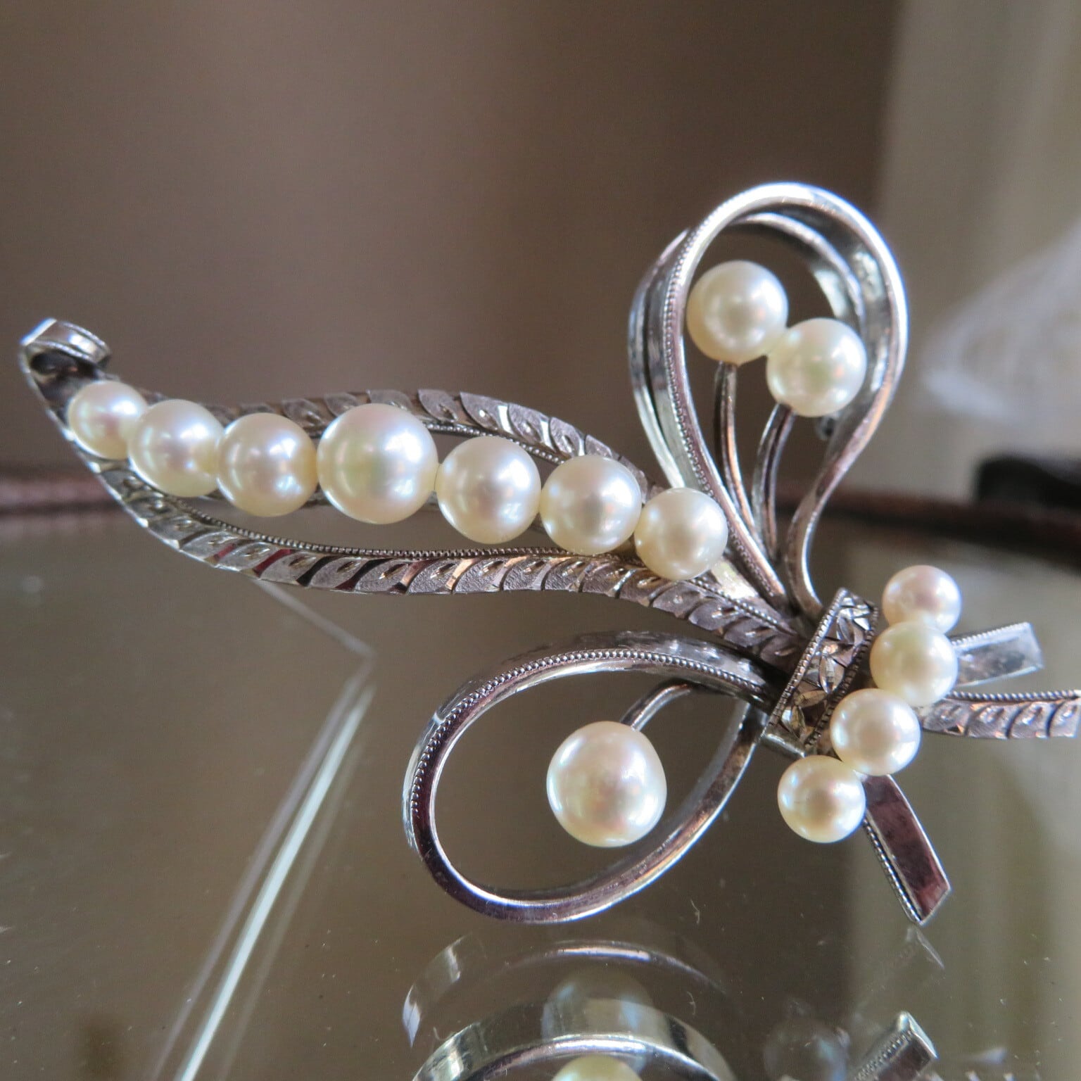 ヴィンテージ 彫銀あこや本真珠おおきなブローチ | 凡美堂 ヴィンテージ館