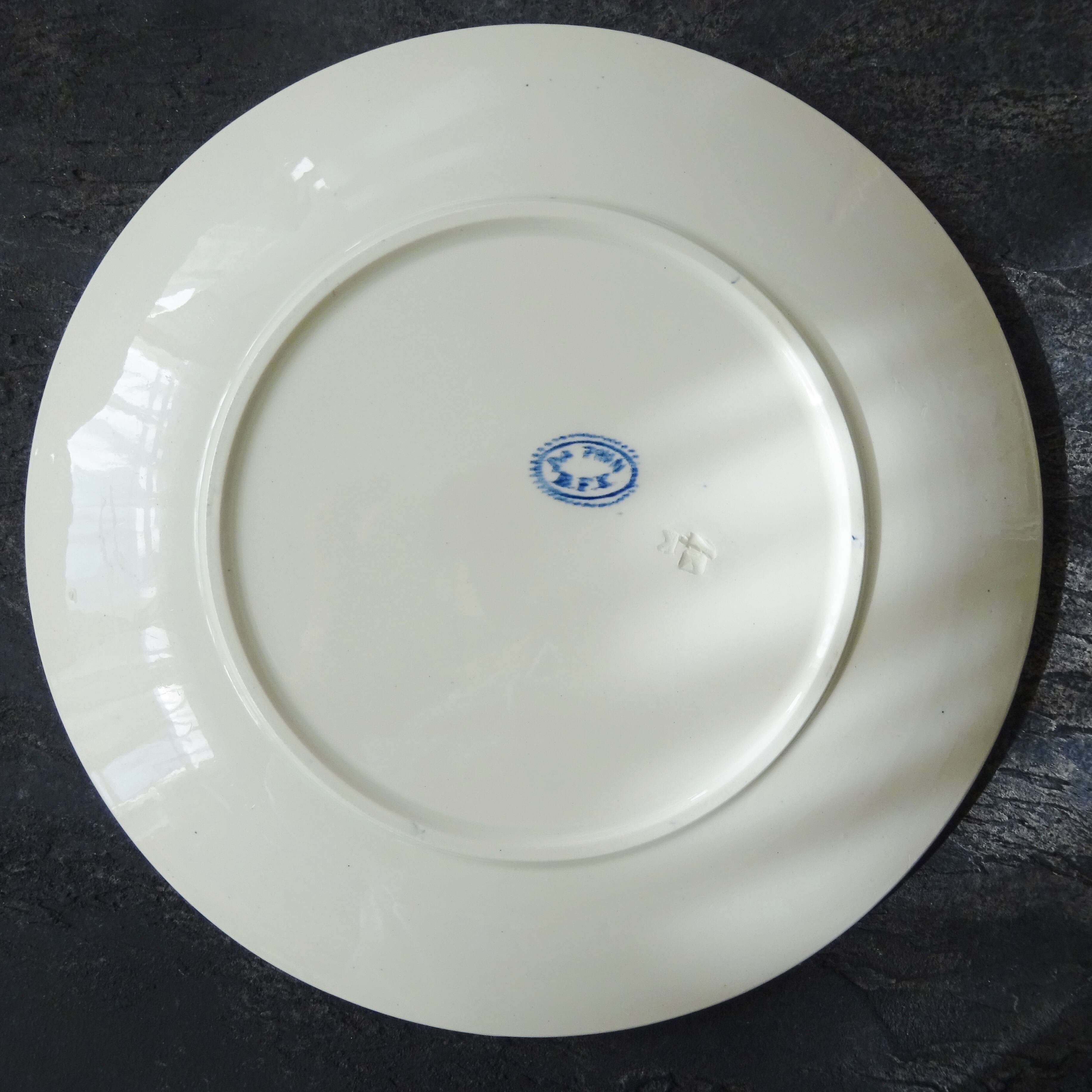 BFK Boch Frères Keramis  modèle《DAUPHIN》assiette plate (A)