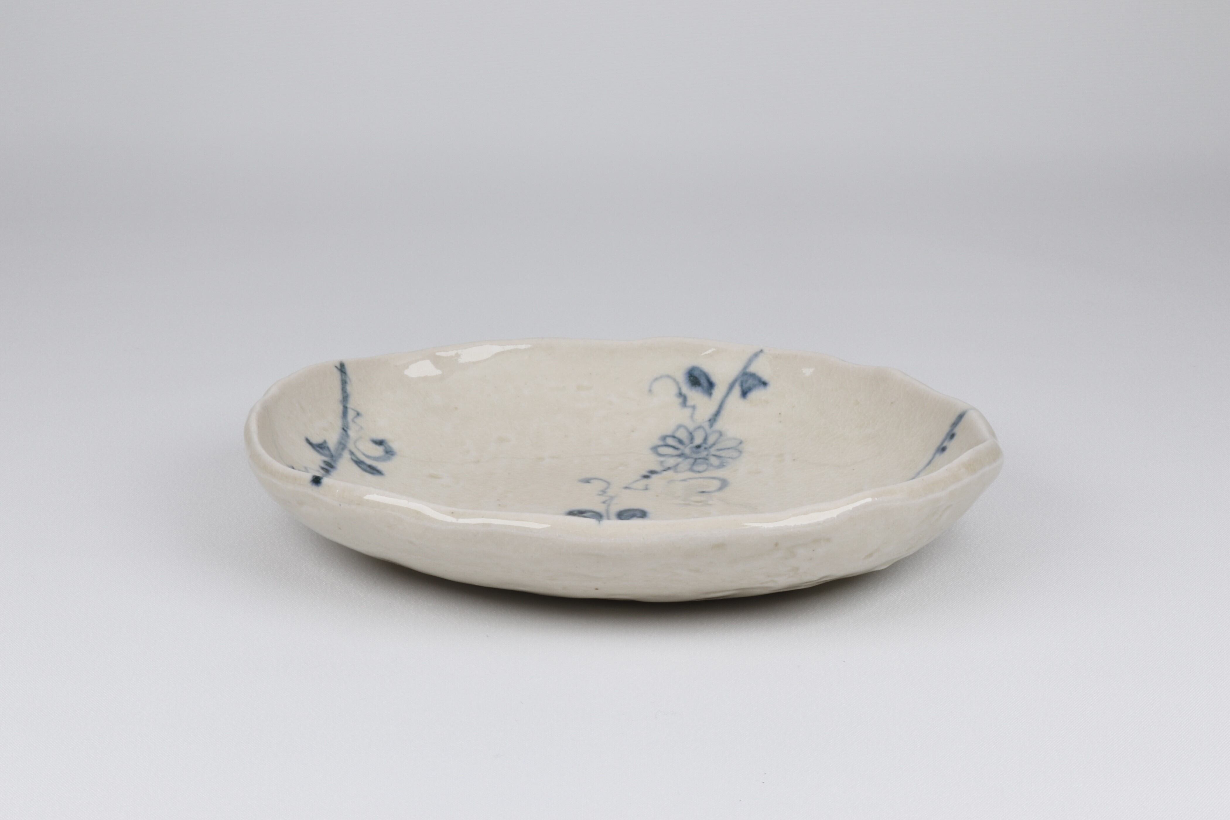 安南 楕円取皿 花つなぎ