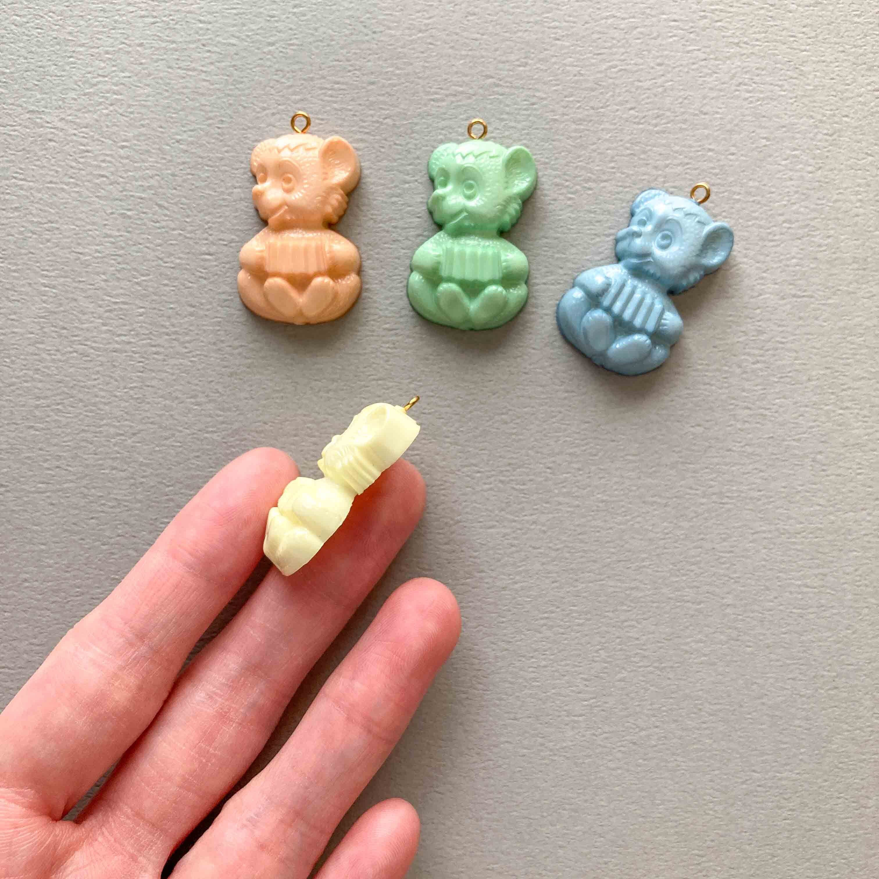 最終入荷〉ドイツアクリル ヴィンテージくまチャーム | Dua
