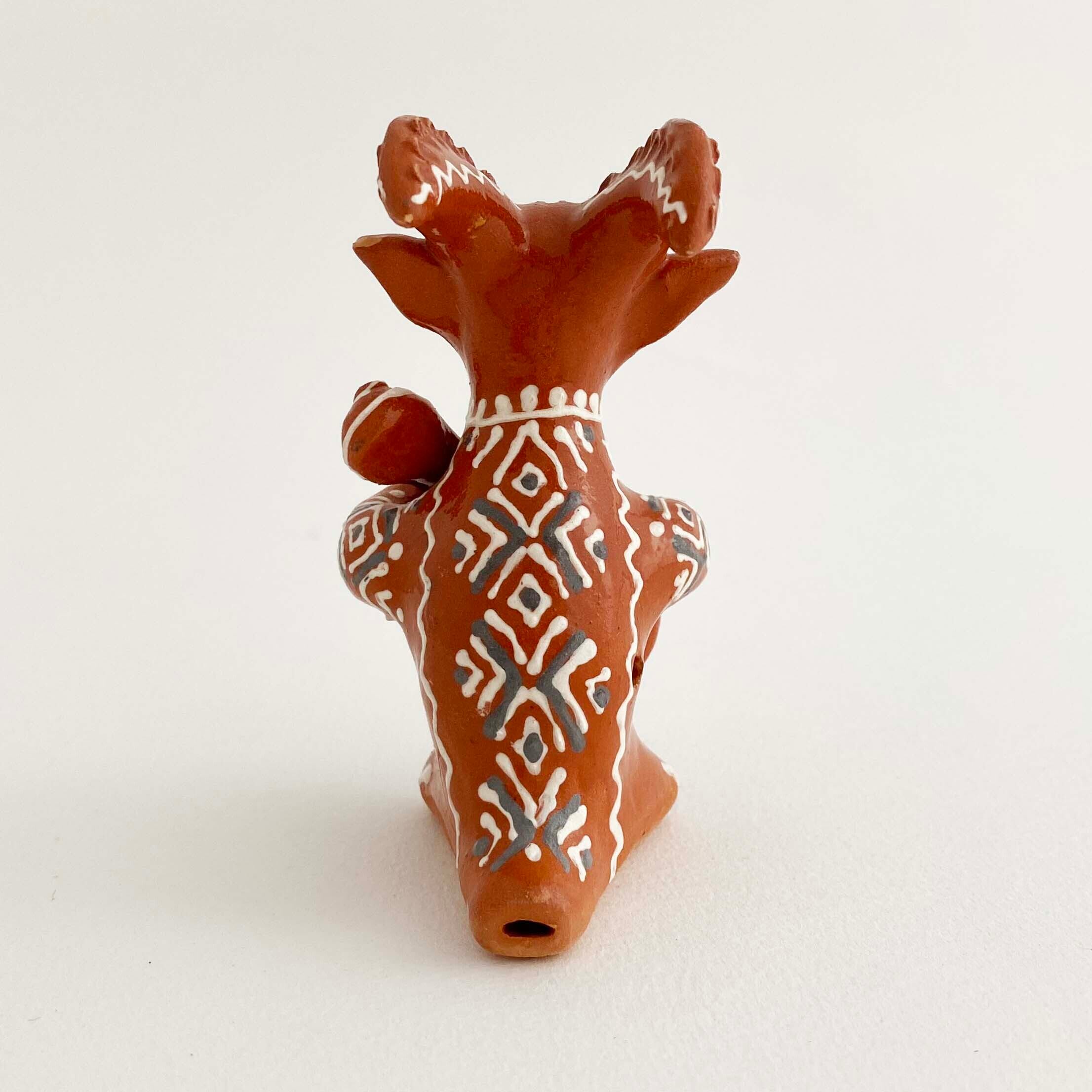 ウクライナ産  オピシュニャ土人形（音楽家のヤギ）