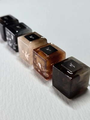 PERFUME CUBE.