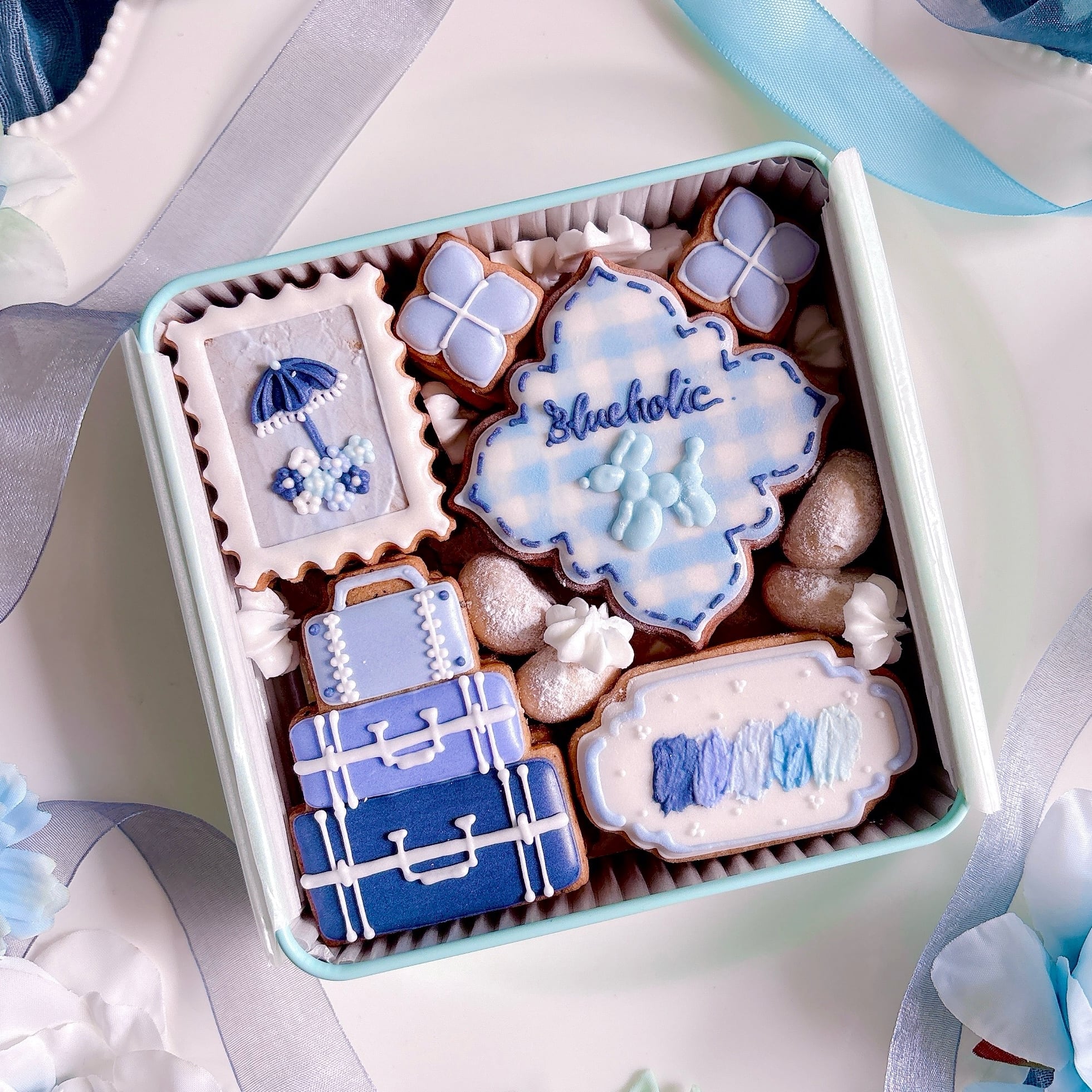 BLUEHOLIC アイシングクッキー缶 | Francesca von Sweets
