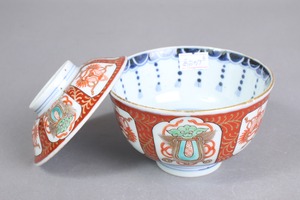 高台カケ 貫入 伊万里焼 色絵 獅子宝珠瓔珞文 蓋茶碗 B アウトレット