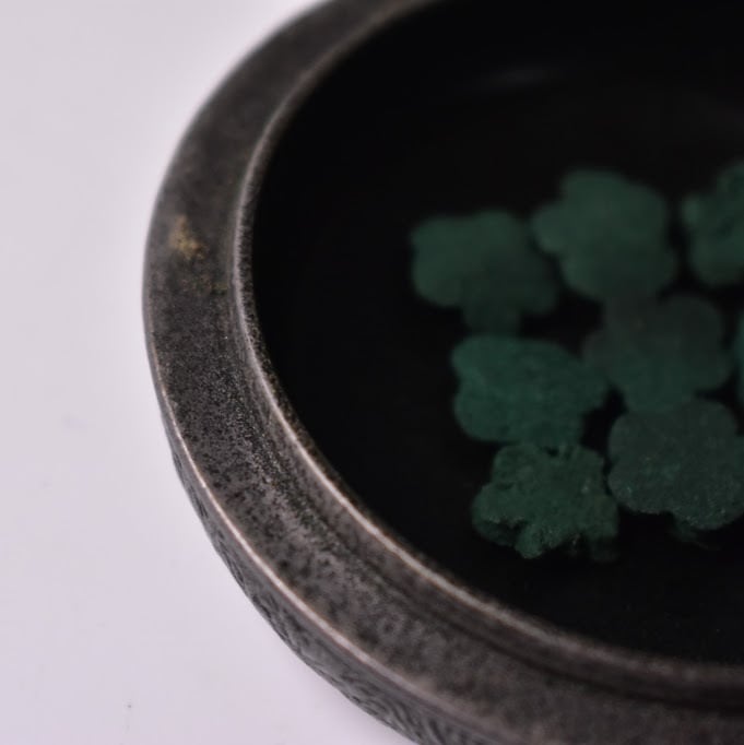 竹石山人 堆朱 丸形 香合 茶道具 漆器 菊花 共箱 峰仙洞 美術工芸 日本