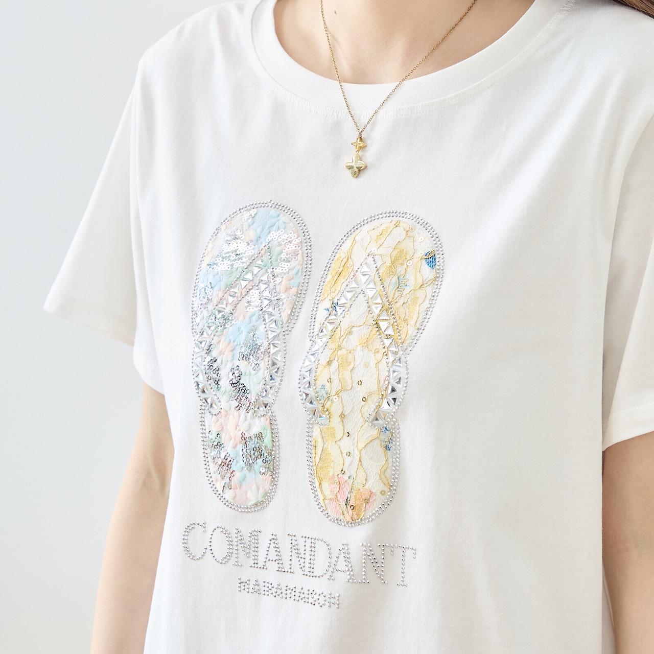 TRUBE 花柄フリップフロップサンダルイラスト半袖Tシャツ【M~L】ホワイト