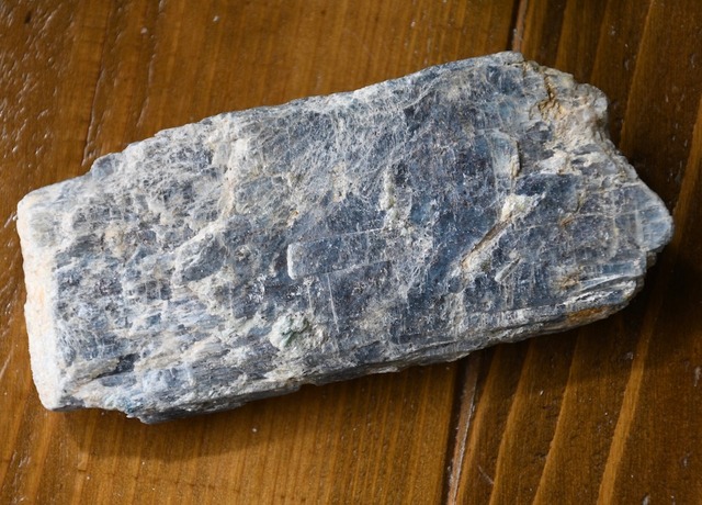 ブルーカイヤナイト原石（CASA BLESSING®︎）2